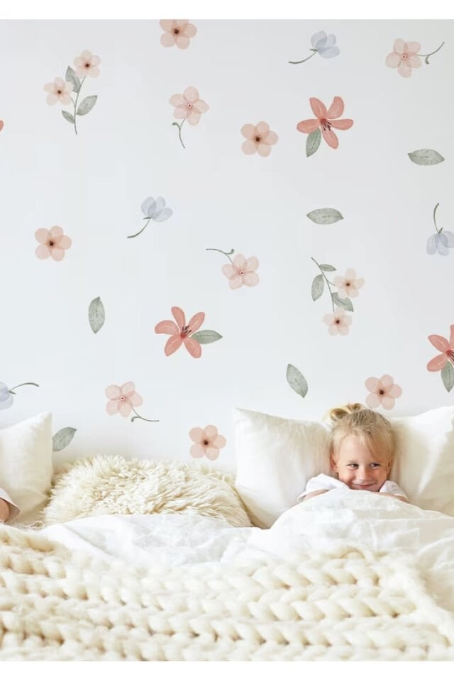 Renkli Mini Çiçekler Duvar Stickerı - 70 x 95