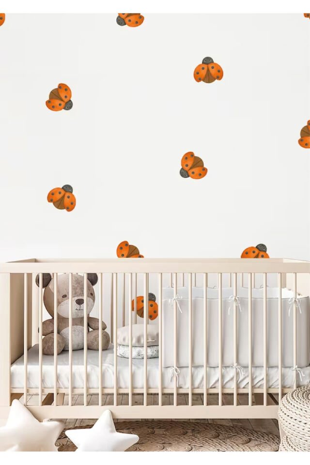 Uğur Böcekleri Çocuk Odası Duvar Stickerı - 50 x 100