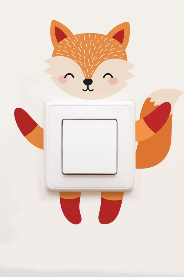 Priz- Mutlu Tilki Çocuk Odası Stickerı - 15 x 15